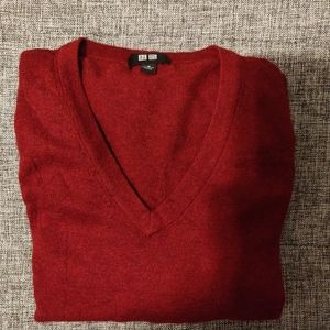 Uniqlo cotton cashmere red v-neck